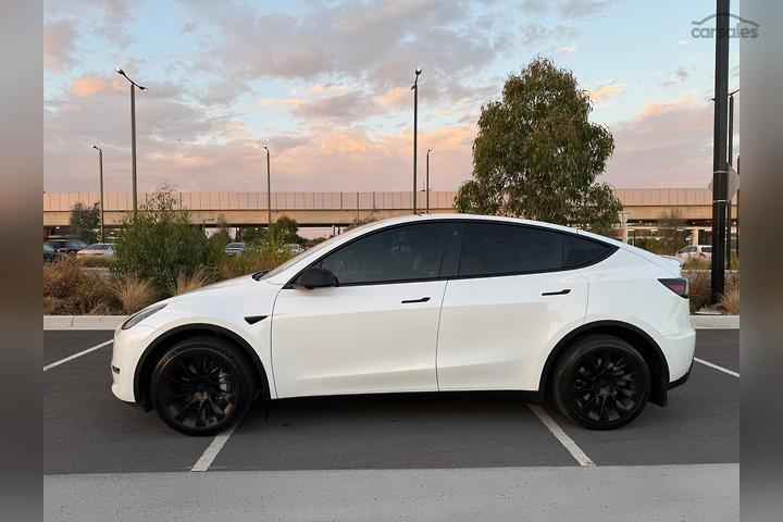 2023 Tesla Model Y Long Range AWD